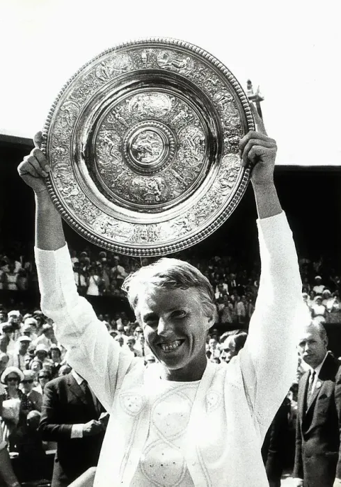 Framed Print : Ann Jones tennis player with Wimbledon womens trophy held above head after beating Billie