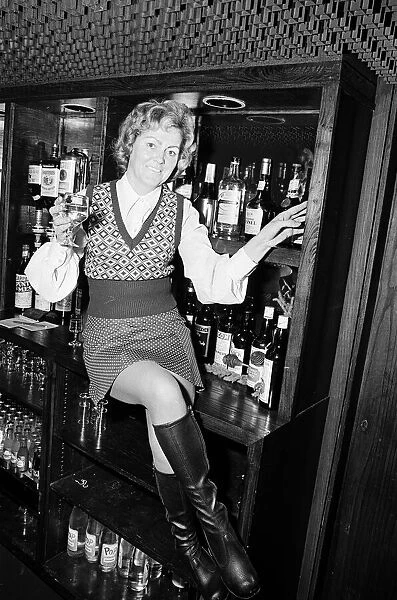 Ann Slater, Barmaid at The Swallow Hotel, Stockton, 1975, Barmaid of the Year Competition