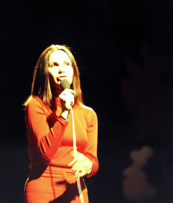 Framed Print : Anna Marie David - Pop Star seen here during rehearsals for the BBC television