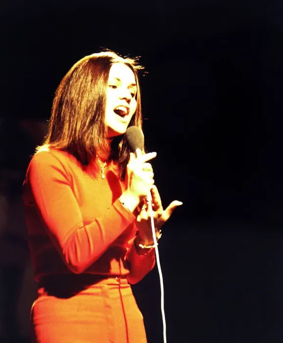 Framed Print : Anna Marie David - Pop Star seen here during rehearsals for the BBC television