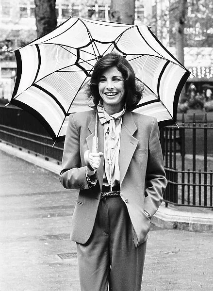 Anne Archer actress who appeared in a film called Green Ice about an attempted emerald