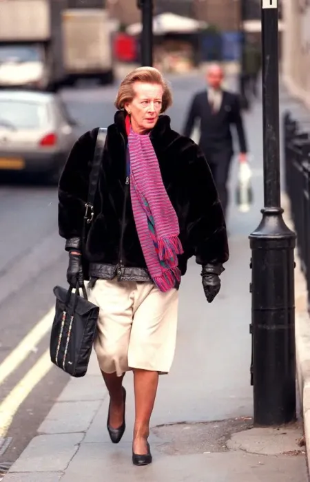 Framed Print : Anne Bullen former secretary of Robin Cook January 1998 Walking Carrying bag White Framed Print : Anne Bullen former secretary of Robin Cook January 1998 Walking Carrying bag White