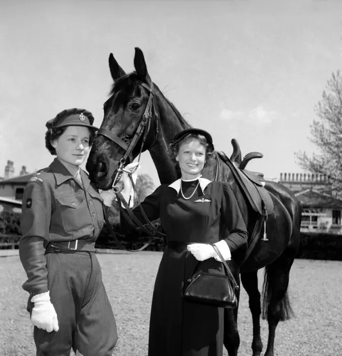 Framed Print : Anne Swordes seen here with actress Anna Neagle. May 1953 D2333 Framed Print : Anne Swordes seen here with actress Anna Neagle. May 1953 D2333
