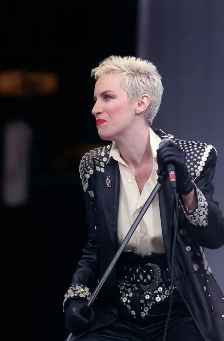 Framed Print : Annie Lennox of Eurythmics at Mandela Concert June 1988 singing at Wembley