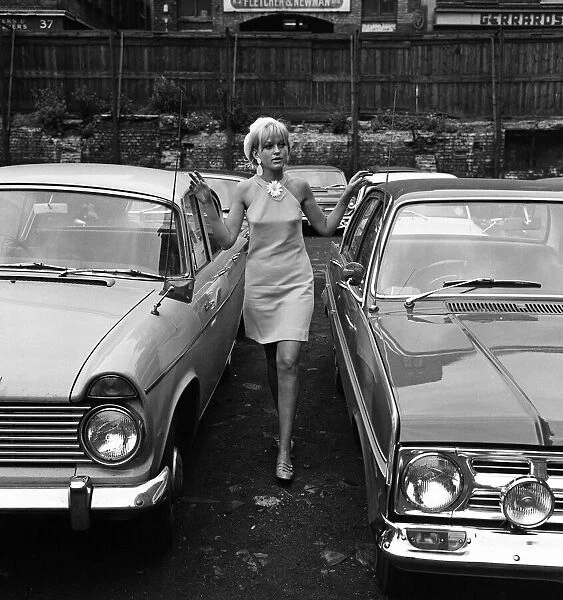 Annie Nightingale models Ascot specials. 16th June 1966