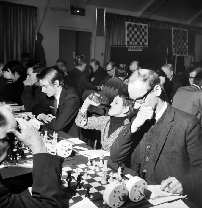 Framed Print : The Annual International Chess Championship opened today at Hasting Framed Print : The Annual International Chess Championship opened today at Hasting