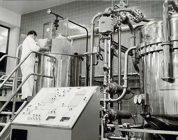 Ansells Brewery. A process operative adding a filtering agernt into the automatic