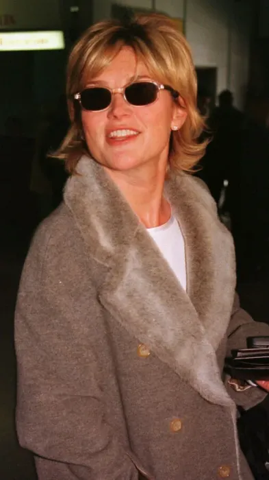Framed Print : Anthea Turner November 1998 Television Presenter at London Heathrow Airport Framed Print : Anthea Turner November 1998 Television Presenter at London Heathrow Airport