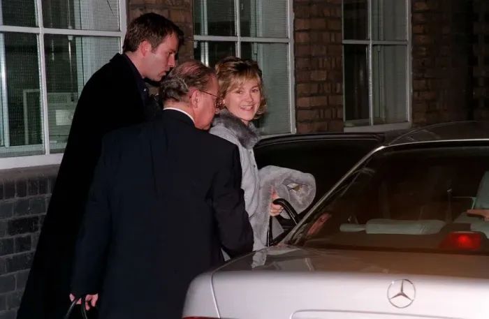Framed Print : Anthea Turner TV Presenter January 1999 Getting into the back of a silver mercedes Framed Print : Anthea Turner TV Presenter January 1999 Getting into the back of a silver mercedes