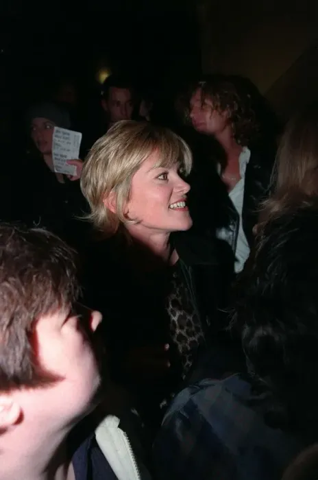 Framed Print : Anthea Turner TV Presenter October 1998 Arriving at the Savoy Theatre for Framed Print : Anthea Turner TV Presenter October 1998 Arriving at the Savoy Theatre for