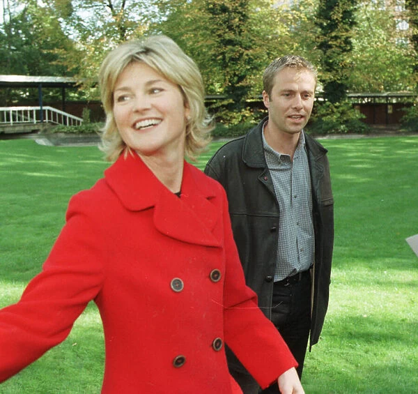 Anthea Turner TV Presenter October 1998 with manager Paul Wordsley at the Bravest