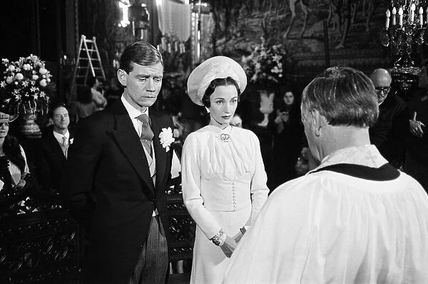 Anthony Andrews as King Edward VIII and Jane Seymour as Wallis Simpson on the set of