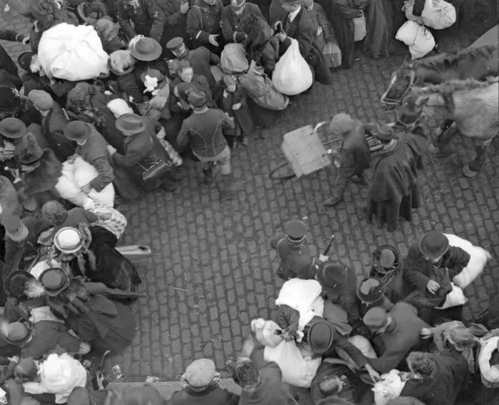 Framed Print : Antwerp is besieged, October 1914. Crowds of refugees struggling to make their way on to Framed Print : Antwerp is besieged, October 1914. Crowds of refugees struggling to make their way on to