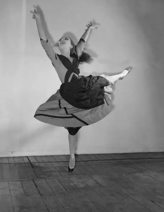 Framed Print : April Olrich -- Ballerina 27  /  3  /  1952 C1568  /  1