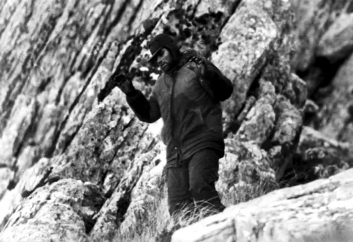 Framed Print : AN ARGENTINE SOLDIER SURRENDERING TO THE BRITISH TASK FORCE DURING THE FALKLANDS WAR 1982