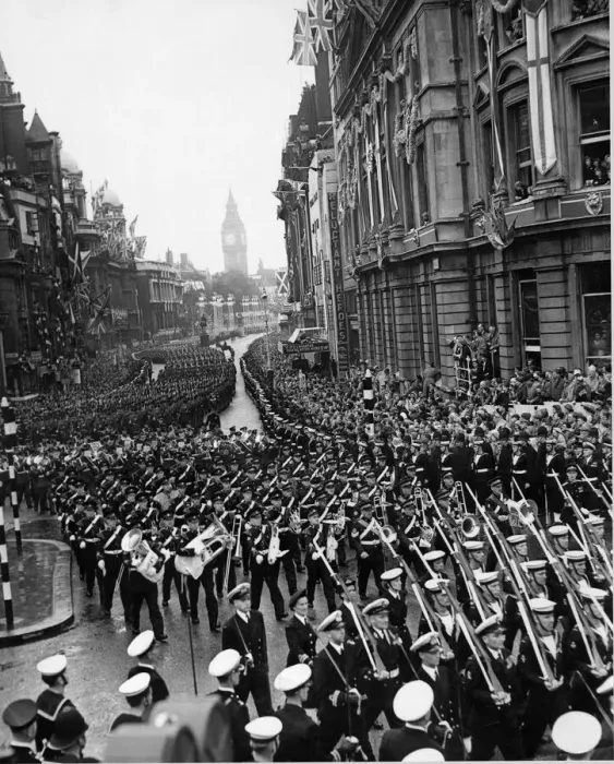 Framed Print : The armed service march along Whitehall after the Coronation of Queen Elizabeth II Framed Print : The armed service march along Whitehall after the Coronation of Queen Elizabeth II