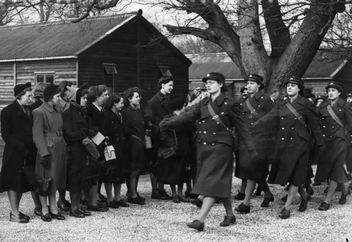 Framed Print : Army class recruits watching the Auxiliary Territorial Service (ATS Framed Print : Army class recruits watching the Auxiliary Territorial Service (ATS