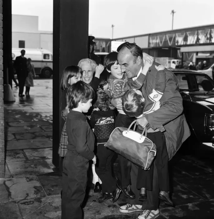 Framed Print : The arrival of the British hostages from Iran at London Airport following the Iran