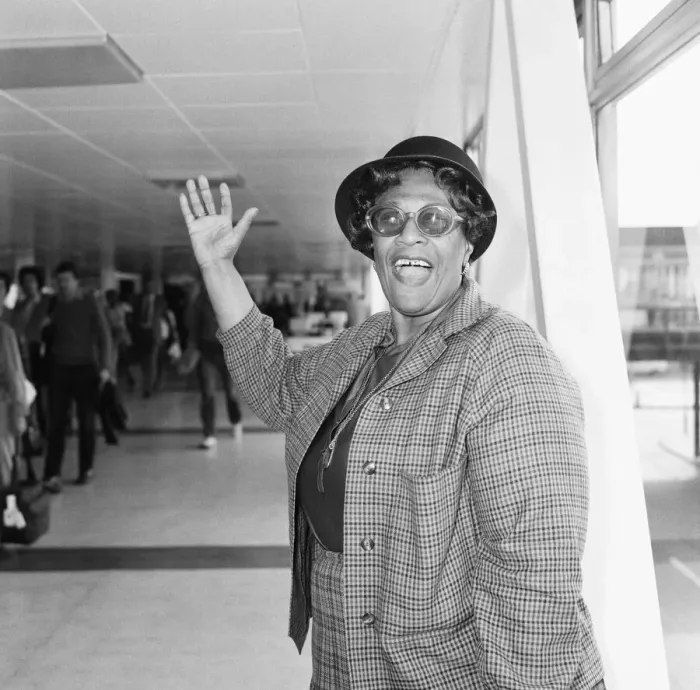Framed Print : Arrival of Jazz singer Ella Fitzgerald for an 11 day tour of the UK. 11th September 1982 Framed Print : Arrival of Jazz singer Ella Fitzgerald for an 11 day tour of the UK. 11th September 1982