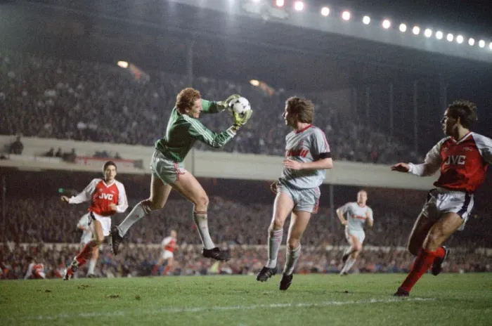 Framed Print : Arsenal 0 v 0 Liverpool, Littlewoods League Cup 3rd round (replay) at Highbury