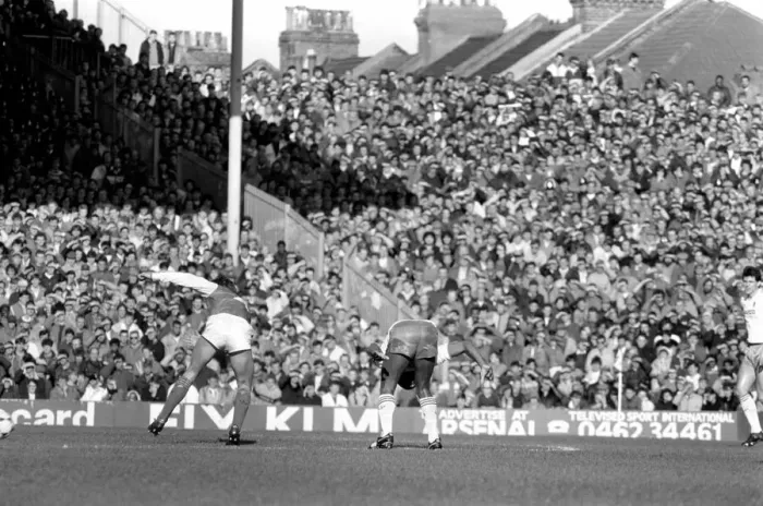 Framed Print : Arsenal 0 v. West Ham United 0. Division One Football. November 1986 LF20-25-027 Framed Print : Arsenal 0 v. West Ham United 0. Division One Football. November 1986 LF20-25-027
