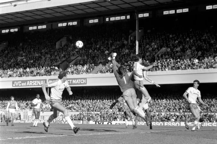 Framed Print : Arsenal 0 v. West Ham United 0. Division One Football. November 1986 LF20-25-090