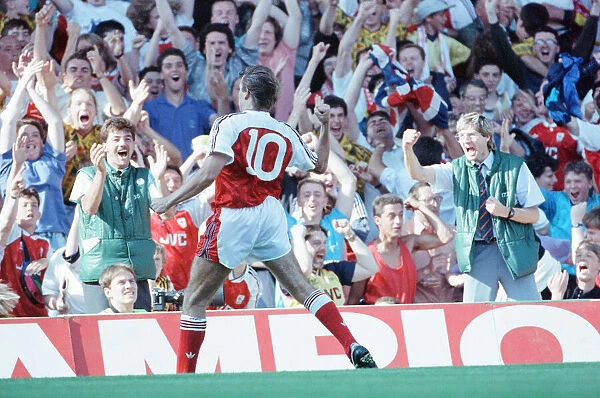 Arsenal 1-1 QPR, League Division One match action, Highbury, Saturday 17th August 1991