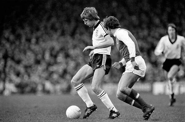 Arsenal (1) v. Ipswich (1). Action from the match. December 1980 80-07210-012