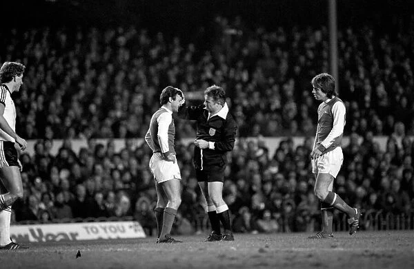 Arsenal (1) v. Ipswich (1). Action from the match. December 1980 80-07210-005