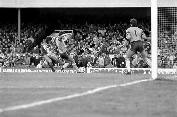 Arsenal 1 v. Southampton 0. Division One Football. December 1986 LF21-25-027