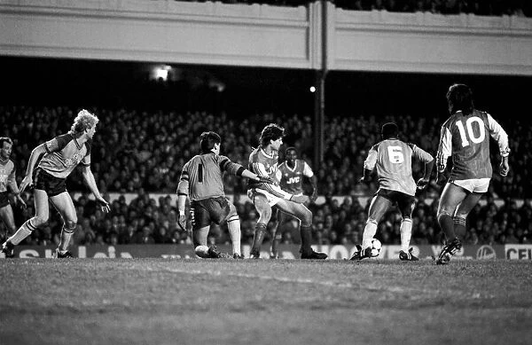 Arsenal 1 v. Southampton 0. Division One Football. December 1986 LF21-25-030