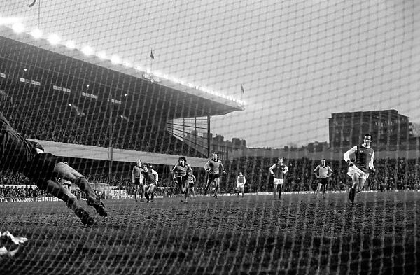 Arsenal 2 v. Derby County 0. Division 1 football January 1980 LF01-05-020