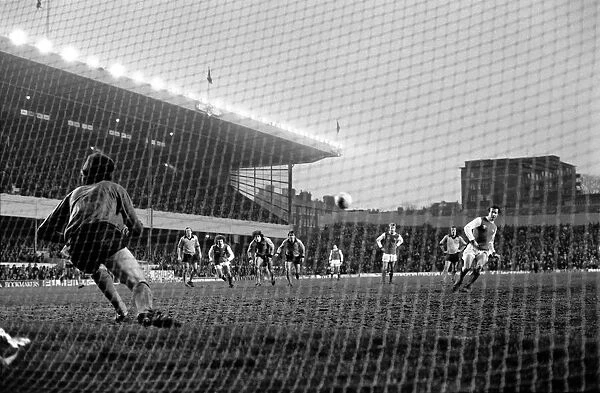 Arsenal 2 v. Derby County 0. Division 1 football January 1980 LF01-05-019