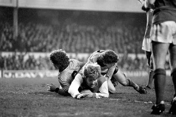 Arsenal 2 v. Derby County 0. Division 1 football January 1980 LF01-05-004