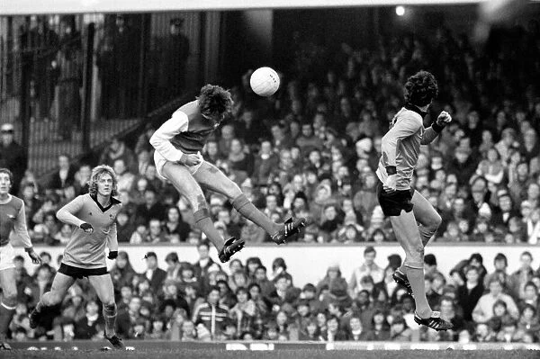 Arsenal 2 v. Derby County 0. Division 1 football January 1980 LF01-05-012