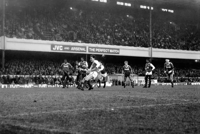 Framed Print : Arsenal 2 v. Luton 1. Division One Football. February 1986 LF18-03-038 Framed Print : Arsenal 2 v. Luton 1. Division One Football. February 1986 LF18-03-038