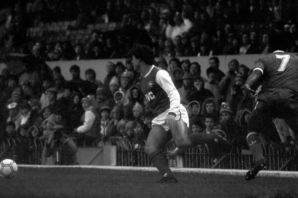 Arsenal 2 v. Luton 1. Division One Football. February 1986 LF18-03-008
