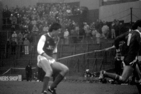 Arsenal 2 v. Luton 1. Division One Football. February 1986 LF18-03