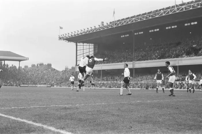 Framed Print : Arsenal 3 v Burnley 2. Old League Division one at Highbury Stadium Framed Print : Arsenal 3 v Burnley 2. Old League Division one at Highbury Stadium