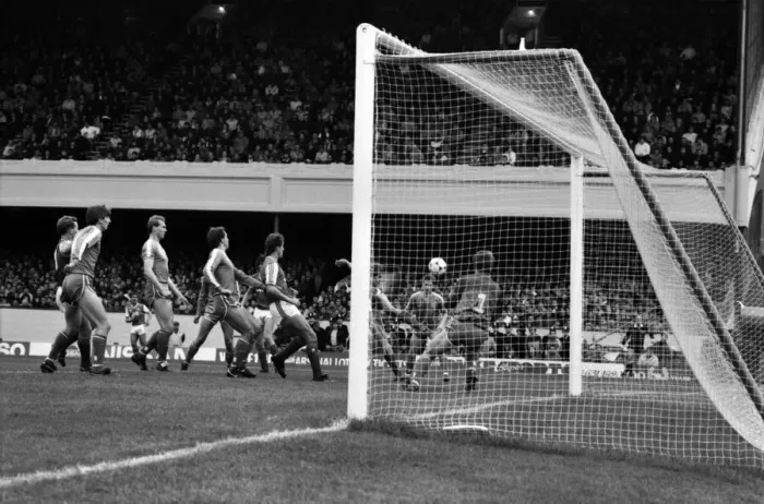 Framed Print : Arsenal 3 v. Chelsea 1. Division One Football. October 1986 LF20-14-094
