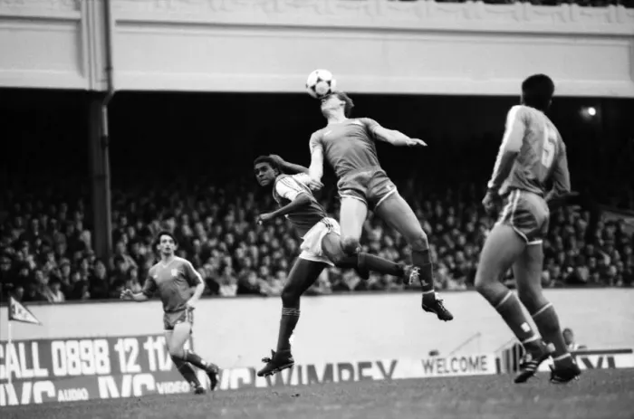 Framed Print : Arsenal 3 v. Chelsea 1. Division One Football. October 1986 LF20-14-092