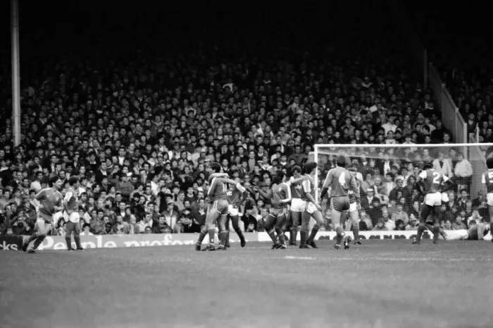 Framed Print : Arsenal 3 v. Chelsea 1. Division One Football. October 1986 LF20-14-075 Framed Print : Arsenal 3 v. Chelsea 1. Division One Football. October 1986 LF20-14-075