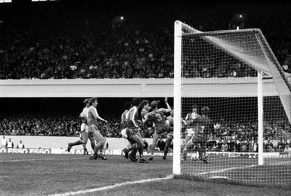 Arsenal 3 v. Chelsea 1. Division One Football. October 1986 LF20-14-076