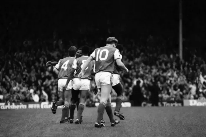 Framed Print : Arsenal 3 v. Chelsea 1. Division One Football. October 1986 LF20-14-068