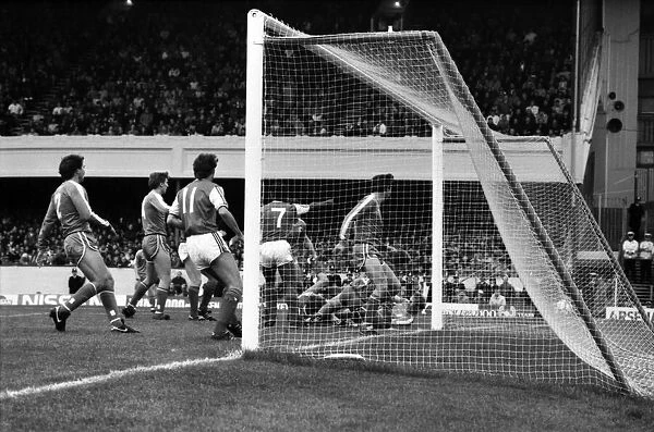 Arsenal 3 v. Chelsea 1. Division One Football. October 1986 LF20-14-053