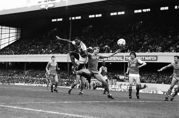Arsenal 3 v. Chelsea 1. Division One Football. October 1986 LF20-14-056