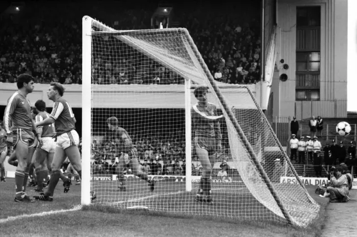 Framed Print : Arsenal 3 v. Chelsea 1. Division One Football. October 1986 LF20-14-041 Framed Print : Arsenal 3 v. Chelsea 1. Division One Football. October 1986 LF20-14-041
