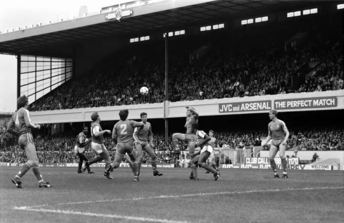 Framed Print : Arsenal 3 v. Chelsea 1. Division One Football. October 1986 LF20-14-023