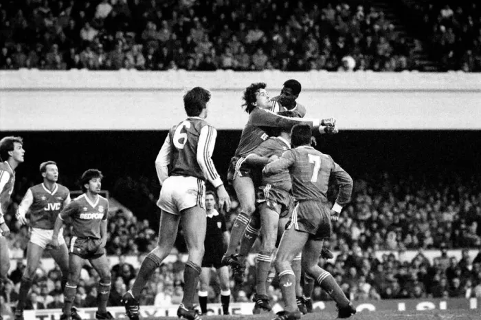 Framed Print : Arsenal 3 v. Luton 0. Division One Football. December 1986 LF21-22-035 Framed Print : Arsenal 3 v. Luton 0. Division One Football. December 1986 LF21-22-035