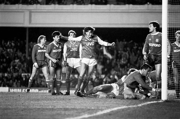 Arsenal 3 v. Luton 0. Division One Football. December 1986 LF21-22-031